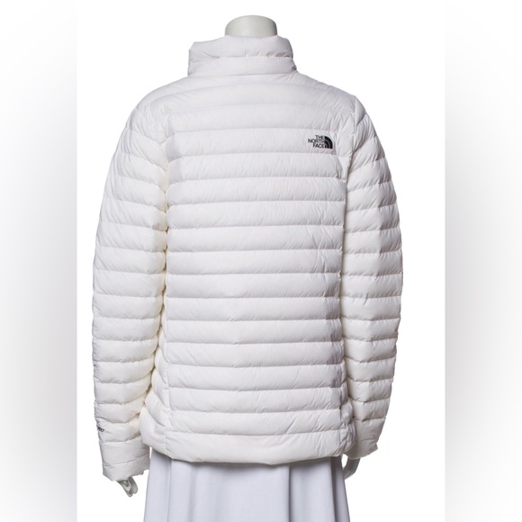 North Face stretchy white down jacket. Price Firm (no offers pls) - Picture 2 of 8